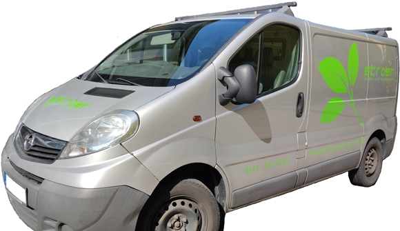 Foto von Opel Vivaro mit Firmenbeschriftung von der Firma Ströer Innen- und Außengrün.